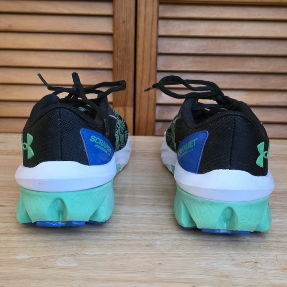 EUC Under Armour Charged Scramjet 4 Kids' Running Shoes Size 6Y - Picture 4 of 10